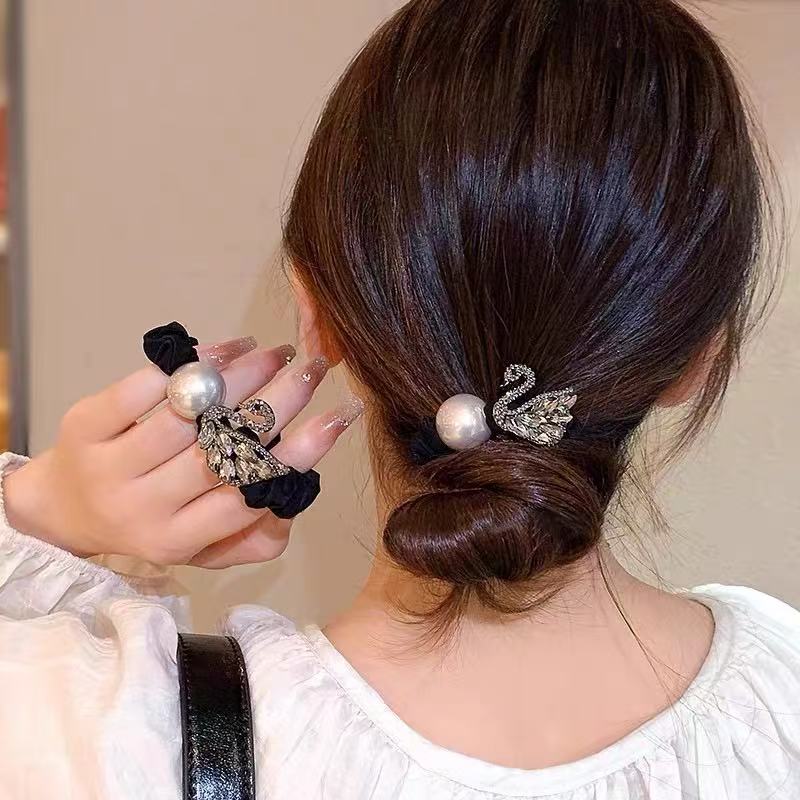 F107【亭亭玉立】水钻天鹅小肠发圈女高级感头绳简约气质橡皮筋耐用