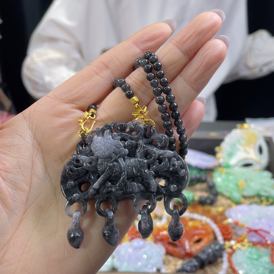 翡翠颈饰未镶嵌代编织