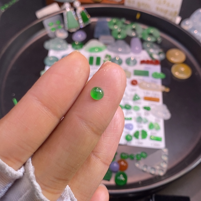 【闪购商品】翡翠挂件未镶嵌蛋