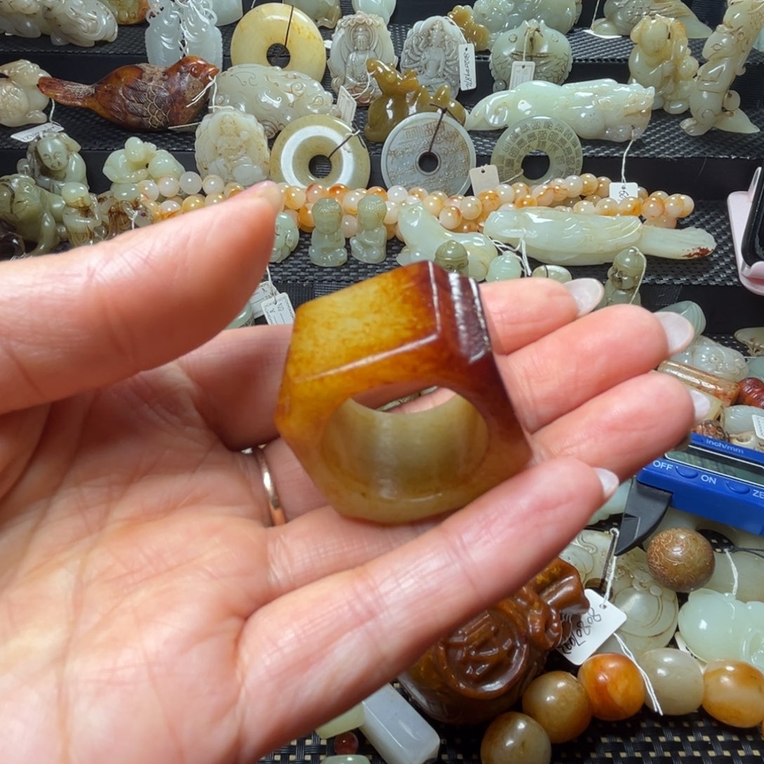 *****和田玉未镶嵌颈饰