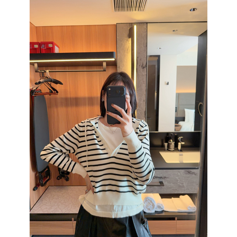 【张静芝】韩国新品~经典撞色条纹下摆拼接假两件连帽针织衫