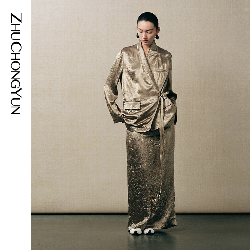 ZHUCHONGYUN春新款褶皱缎面宽松直筒开衩中长款半身裙C1FZ13252