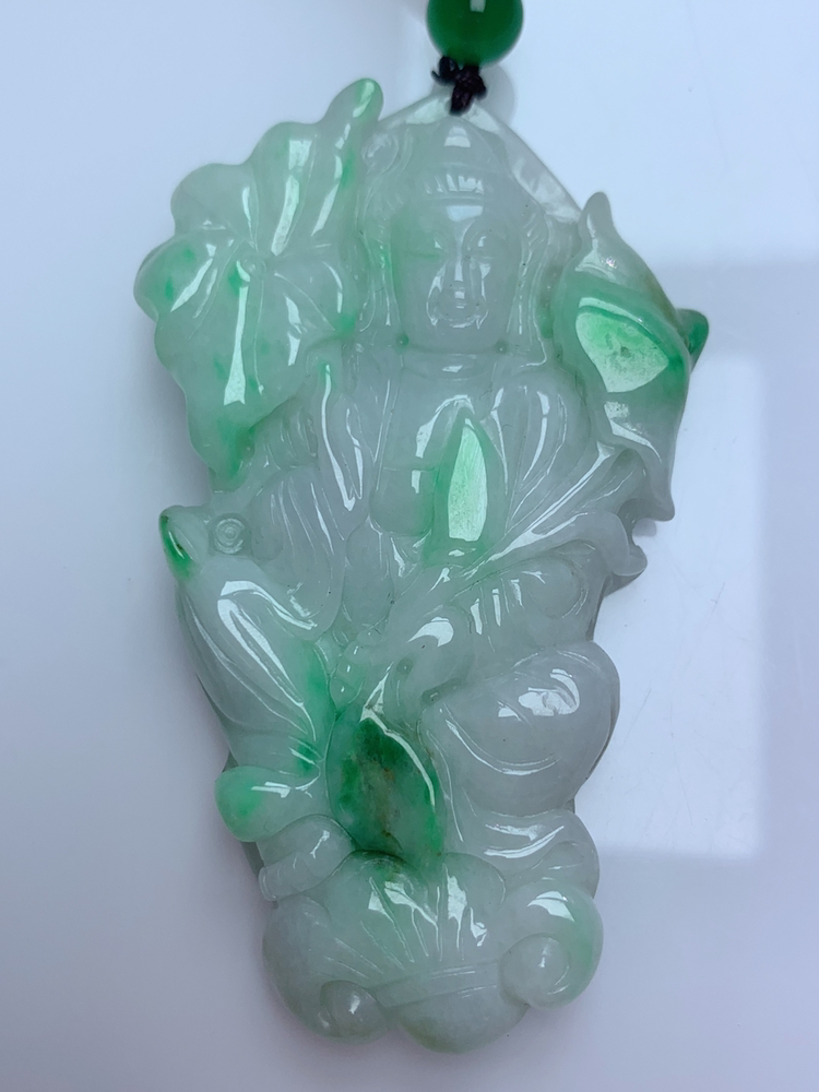 天然翡翠A货飘阳绿观音吊坠一件