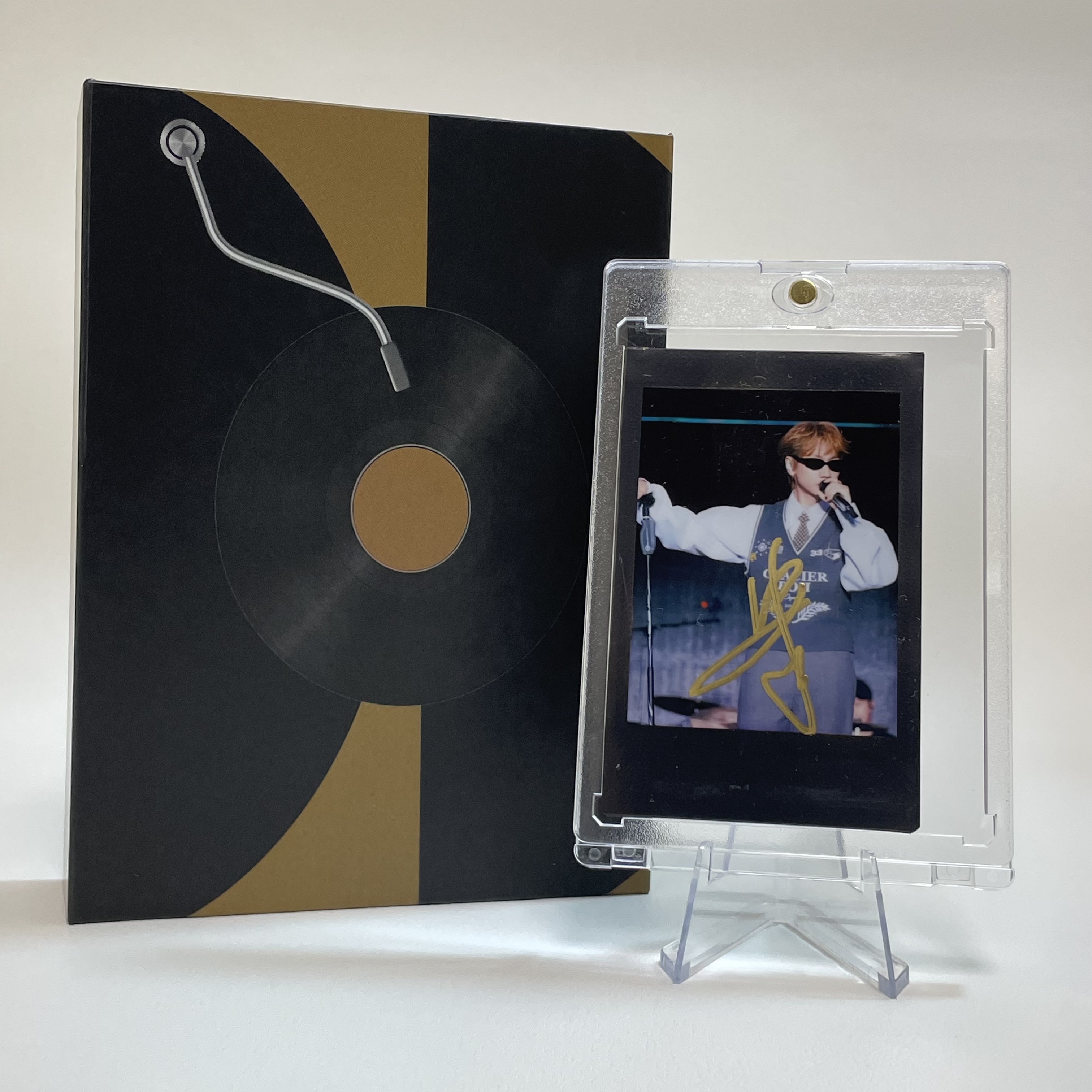 A1770【汪苏泷】黑边 正品签名3寸拍立得照片