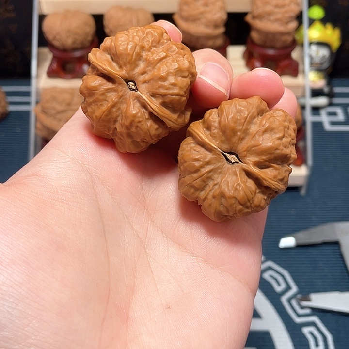 罗***山把件文玩核桃蛤蟆