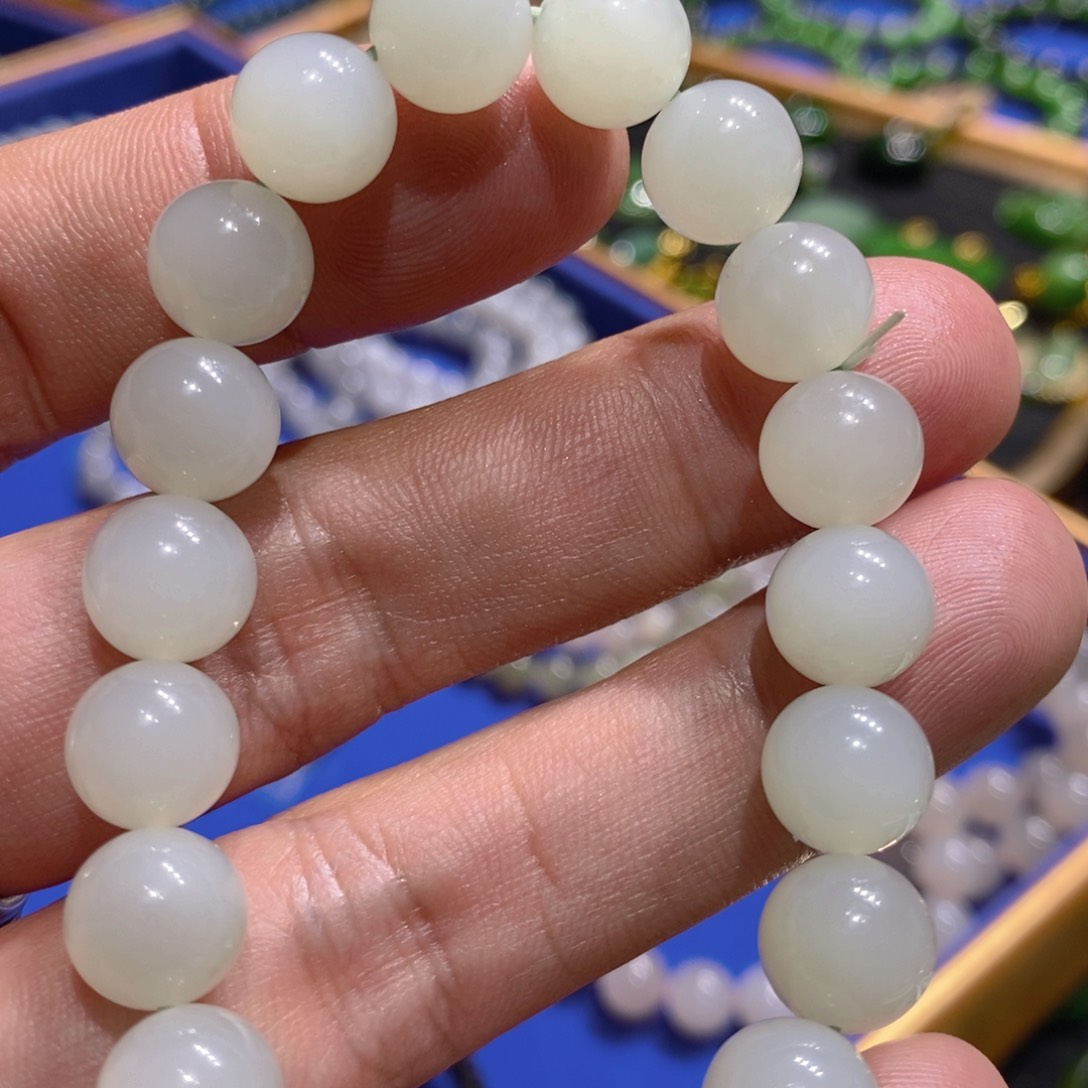 和田玉（碧玉）耳饰未镶嵌