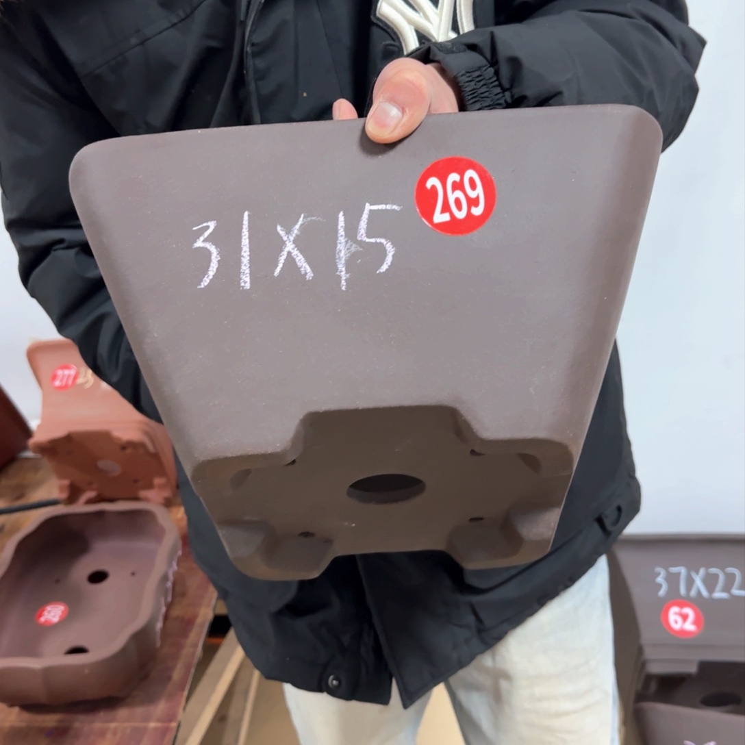 紫砂花盆呜呜呜呜