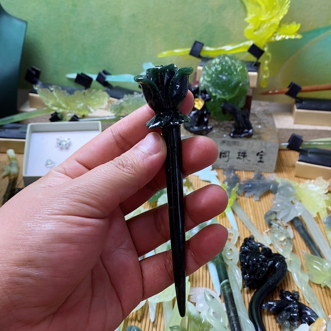 蛇纹石玉发簪未镶嵌