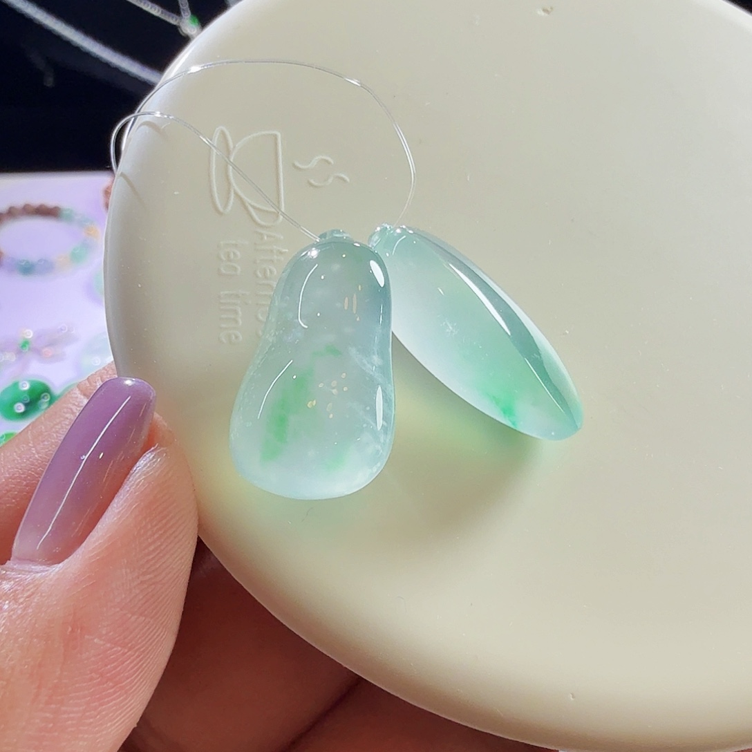 翡翠未镶嵌颈饰多样性发其一