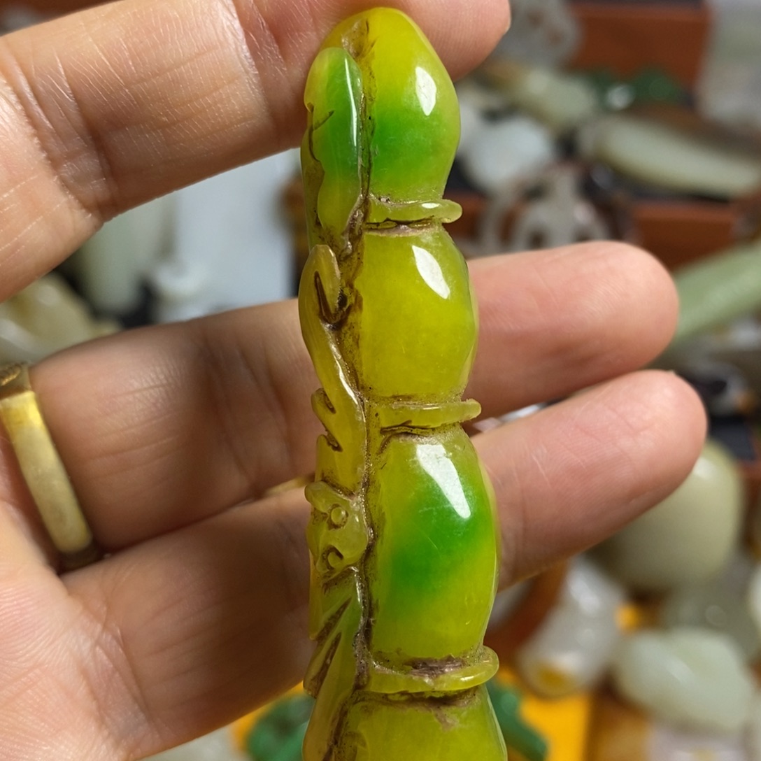 颈饰未镶嵌和田玉（糖玉）