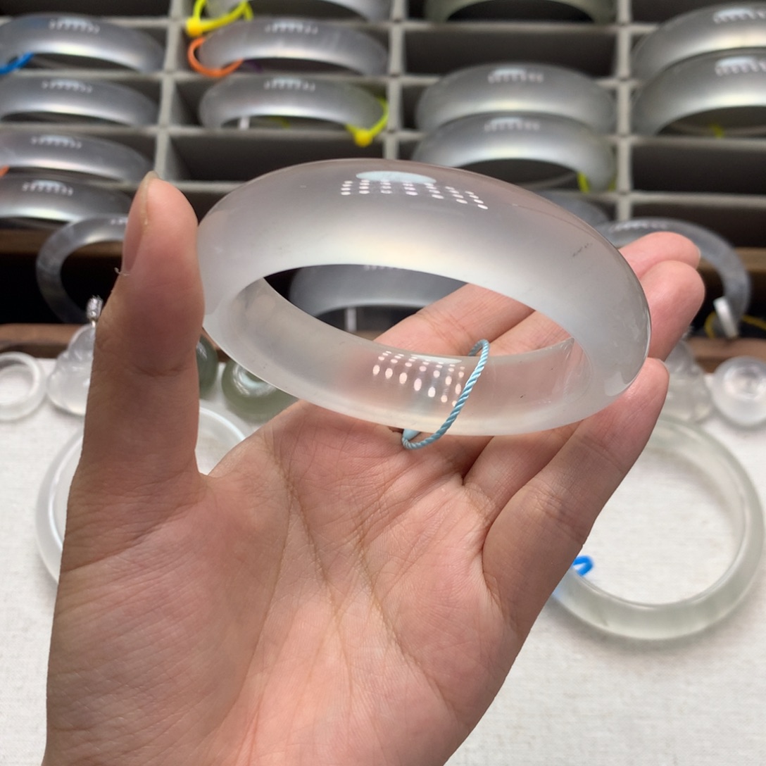 每***每石英质玉未镶嵌手镯6A58.5