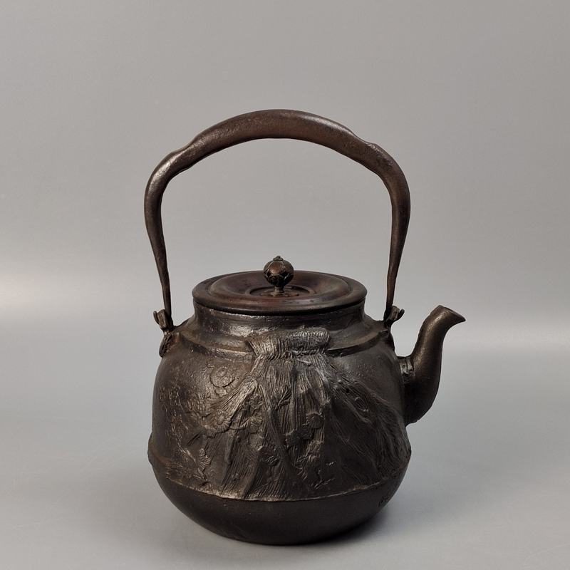 京都龙文堂造日本铁壶