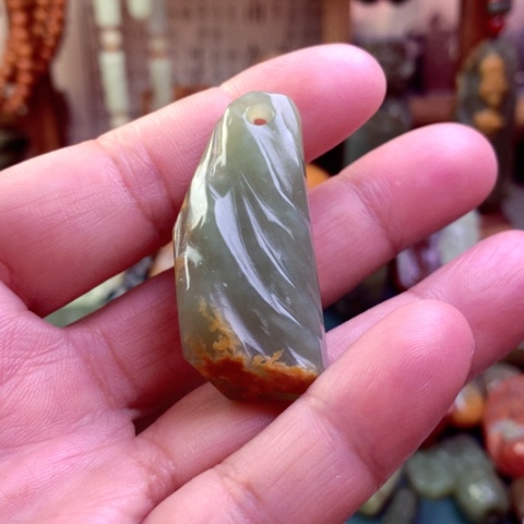 岫岩河磨玉（透闪石质玉）颈饰未镶嵌