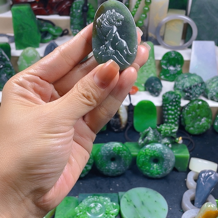 和田玉未镶嵌珠宝半成品