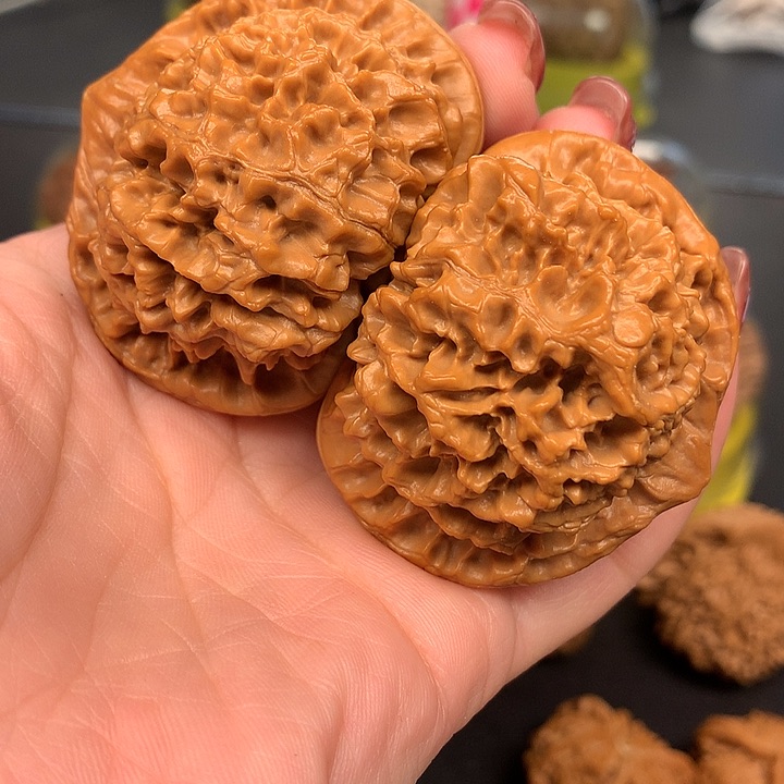 文玩核桃吊坠51官帽