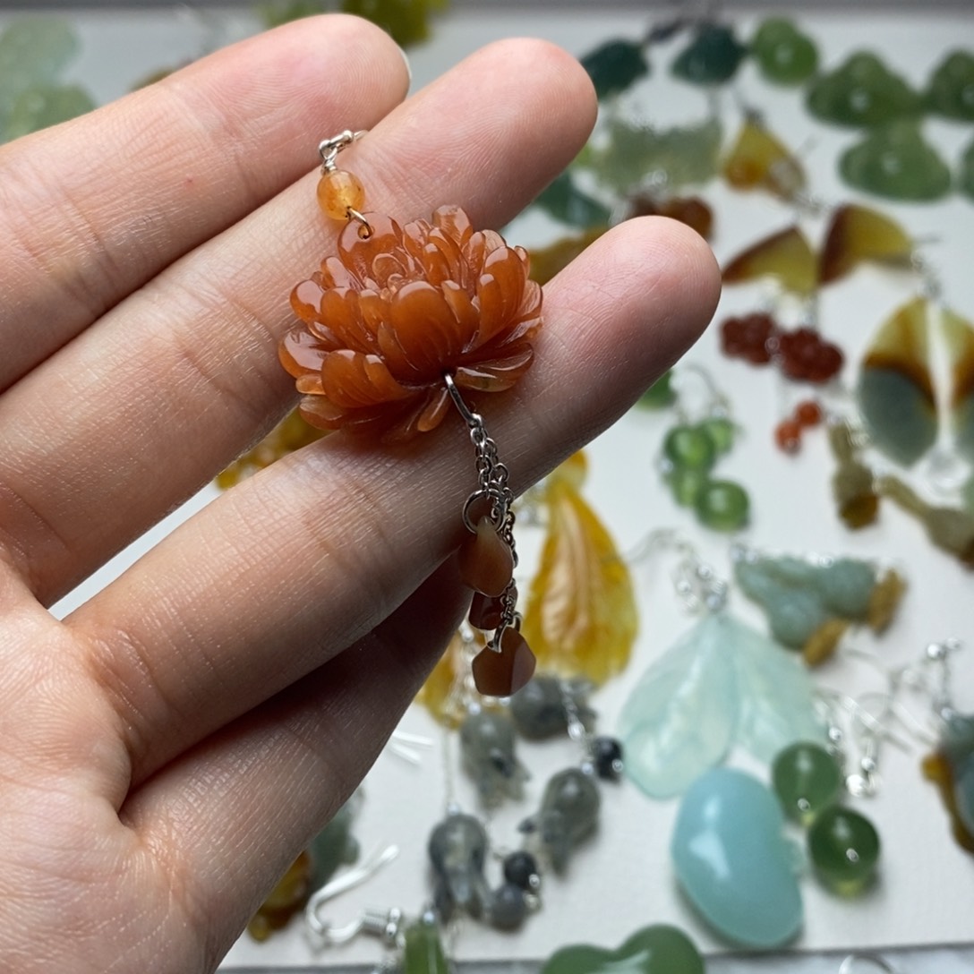 蛇纹石玉未镶嵌耳饰清****）