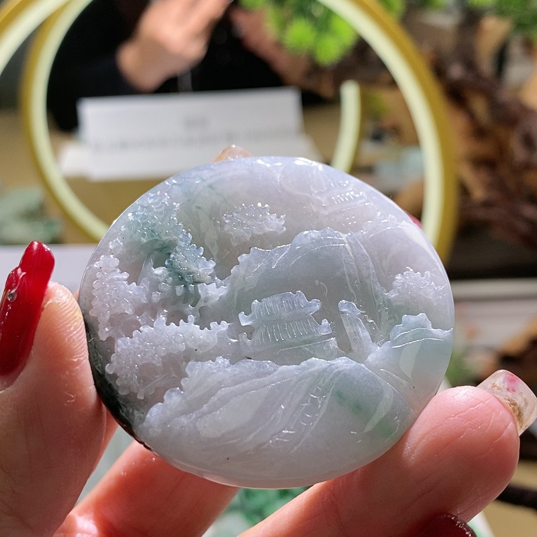 【闪购商品】翡翠颈饰未镶嵌山水