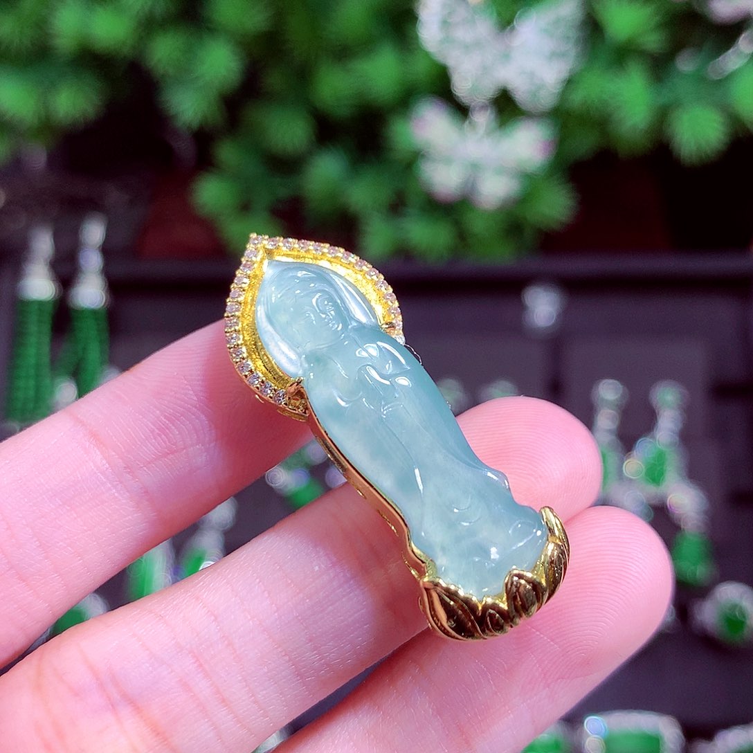 颈饰未镶嵌翡翠天然