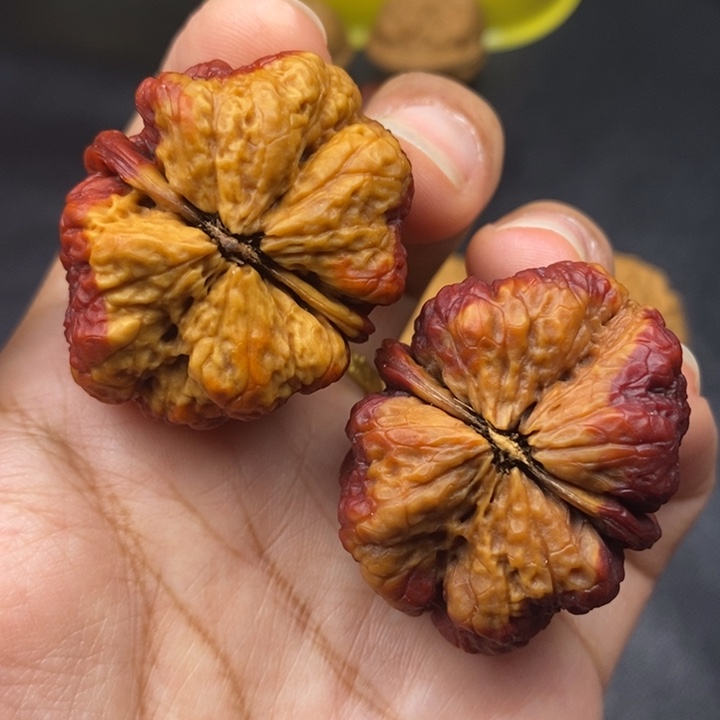 文玩核桃吊坠41尺蝴蝶蟾玉化