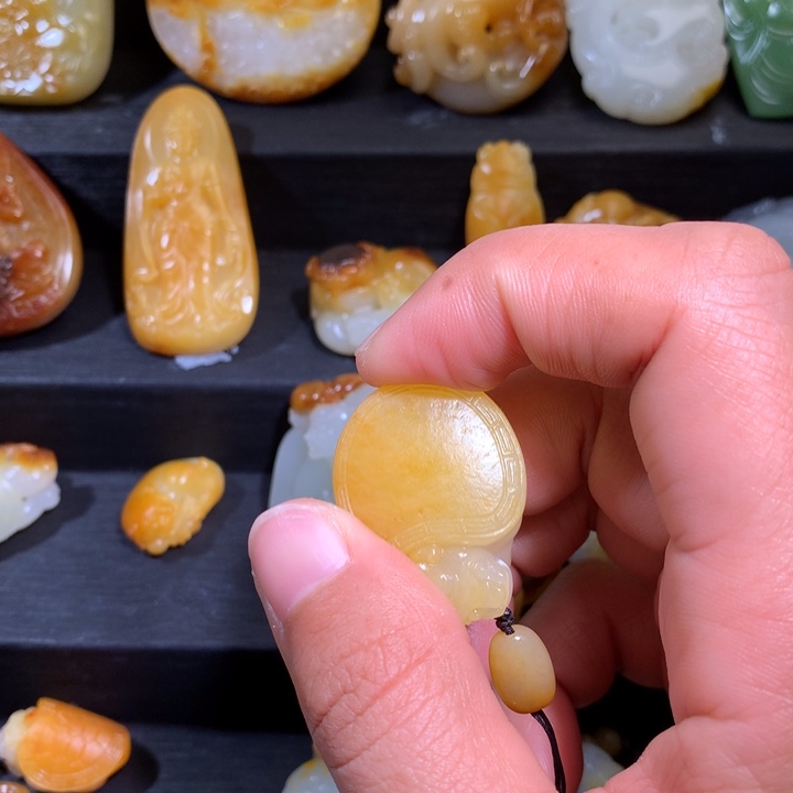 和田玉颈饰未镶嵌知****9