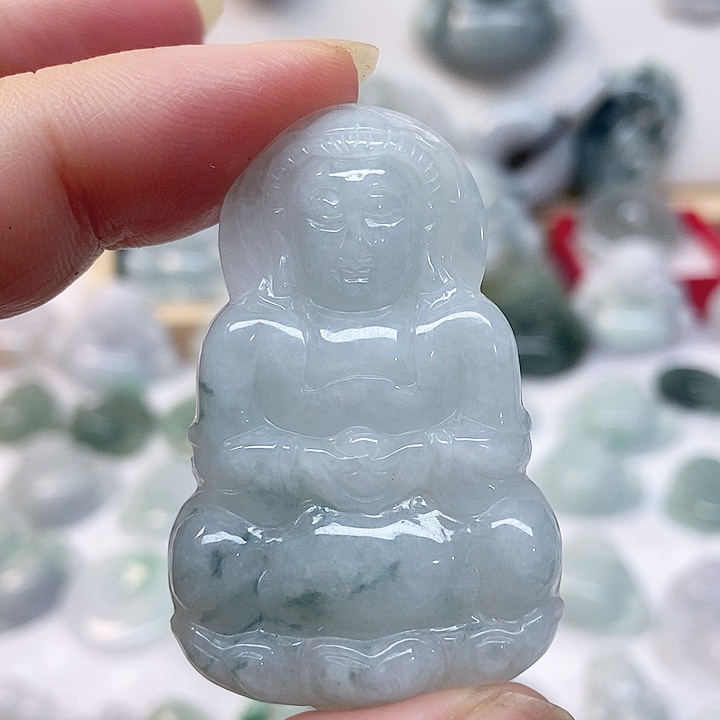 颈饰未镶嵌翡翠观音