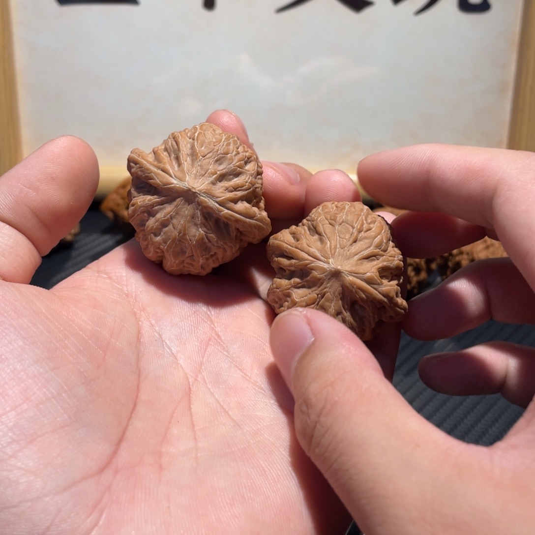 吊坠文玩核桃水尖铁锤