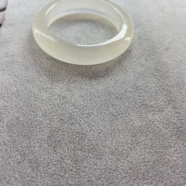 玛瑙/玉髓手镯未镶嵌下**么