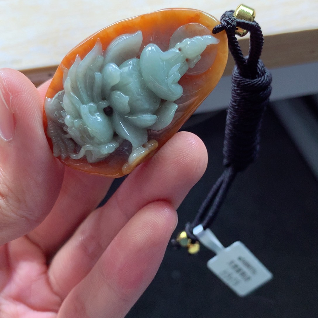 翡翠颈饰未镶嵌吊坠