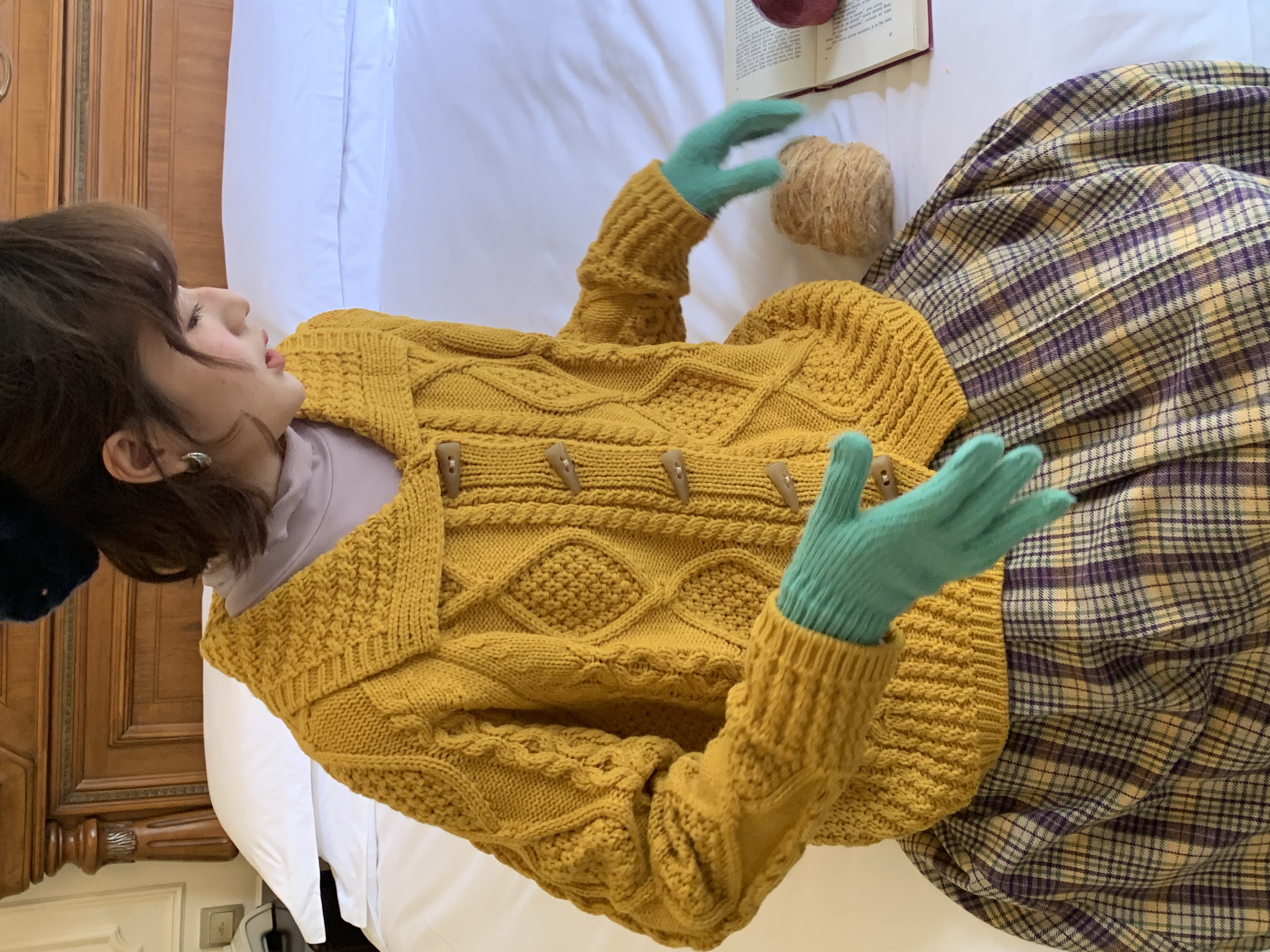 秋屿moment 百搭休闲牛角扣翻领毛衣开衫