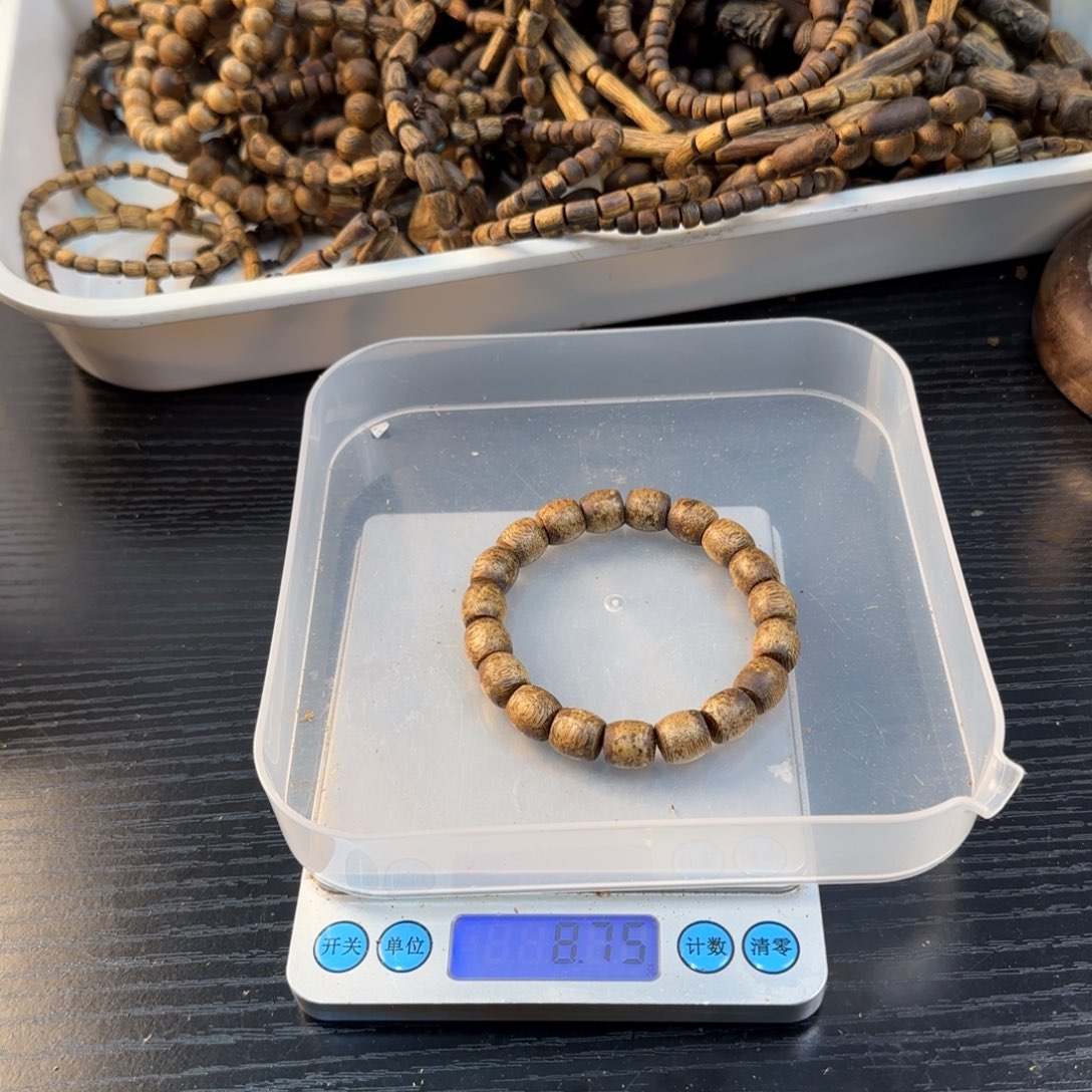 线香奇楠虫漏8.7克手串
