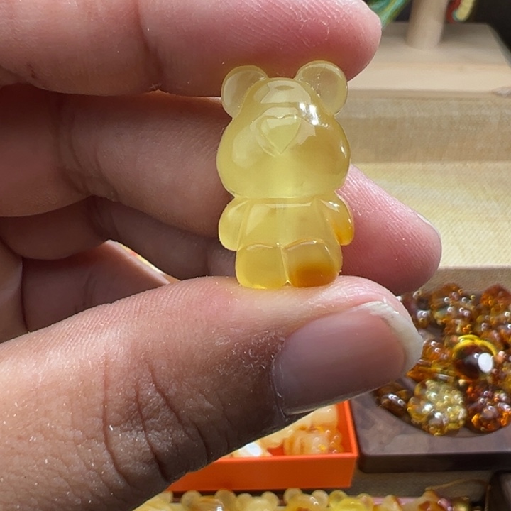 琥珀裸石未镶嵌2.94克小熊