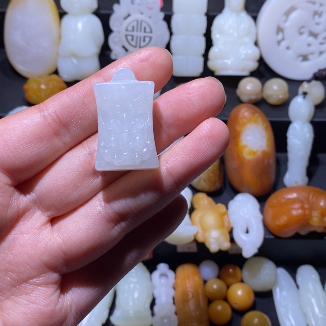 和田玉未镶嵌颈饰