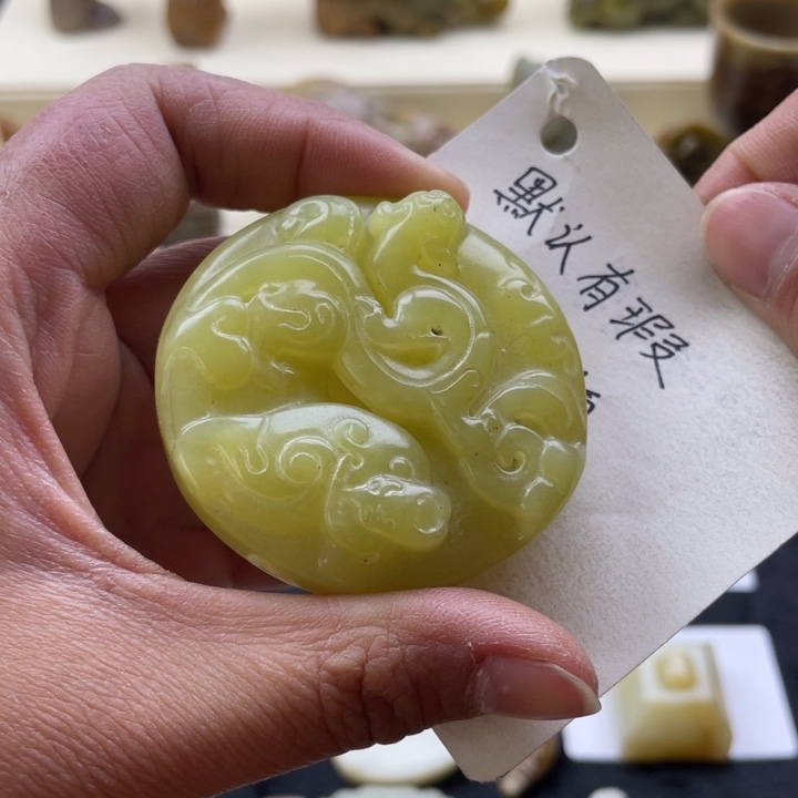 蛇纹石玉摆件未镶嵌122