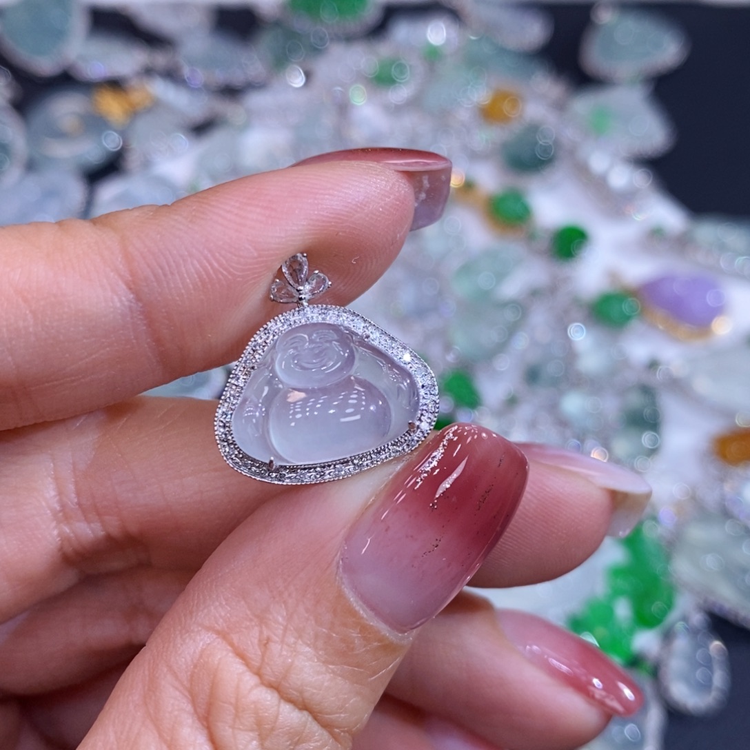 翡翠18K金镶嵌颈饰