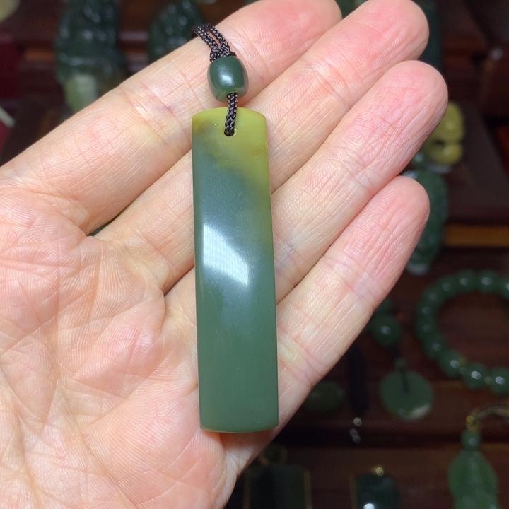 岫岩河磨玉（透闪石质玉）未镶嵌颈饰