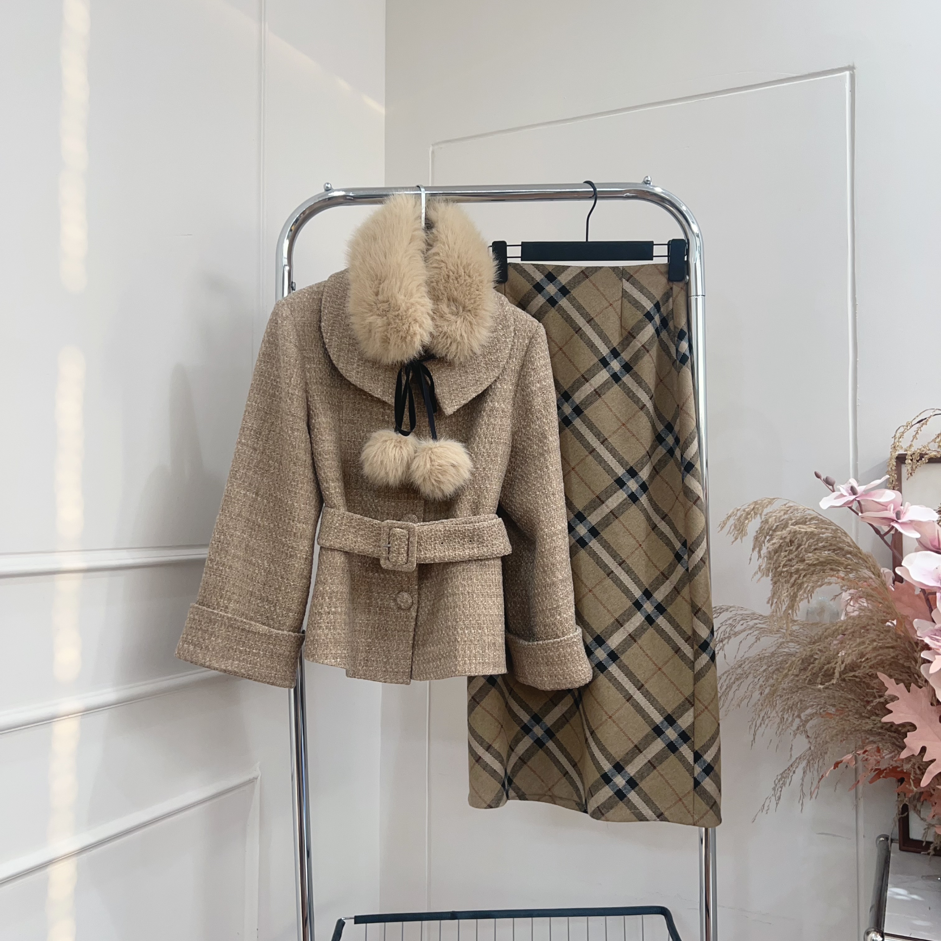 小八定制25年冬季新款时尚加厚保暖羽绒外套 +半裙 27199 BCK