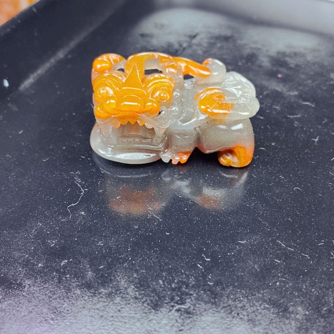 石英质玉（黄龙玉）未镶嵌颈饰