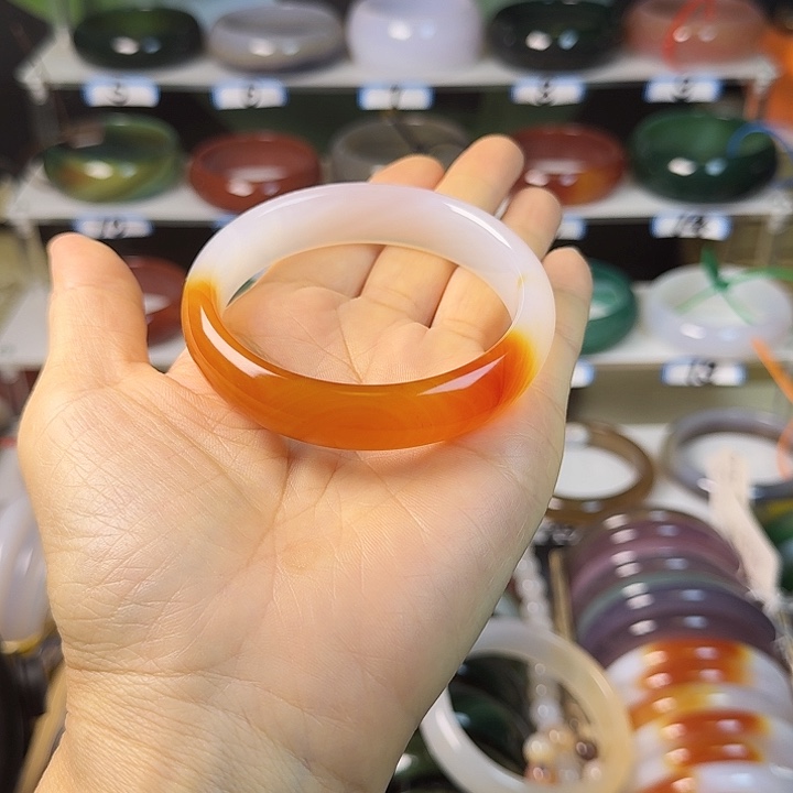 玛瑙/玉髓手镯未镶嵌