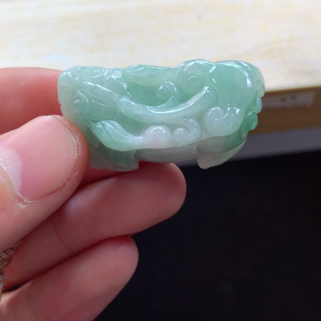 翡翠颈饰未镶嵌吊坠