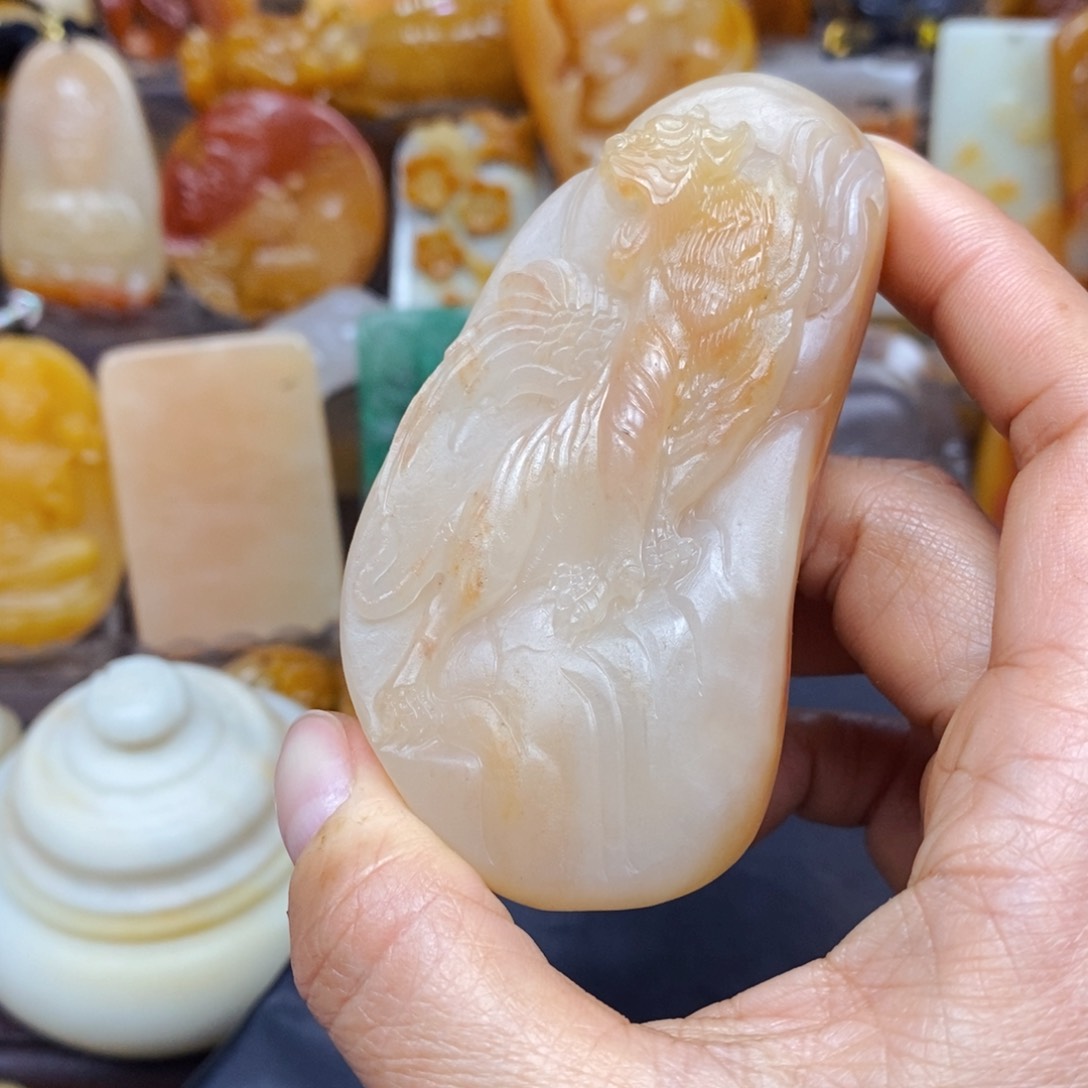 石英质玉颈饰未镶嵌