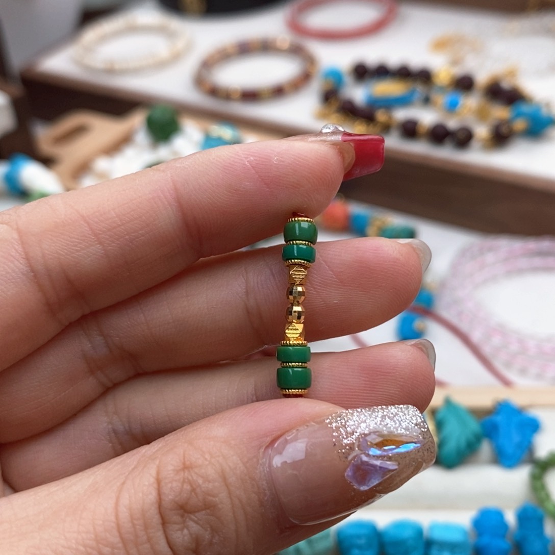 绿松石配饰未镶嵌