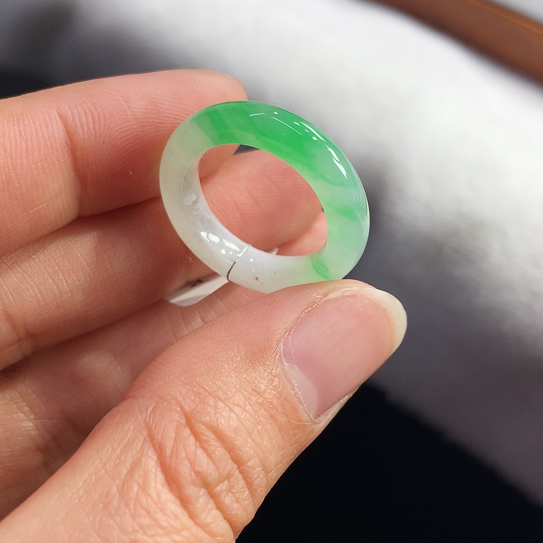 翡翠戒指未镶嵌12-13号