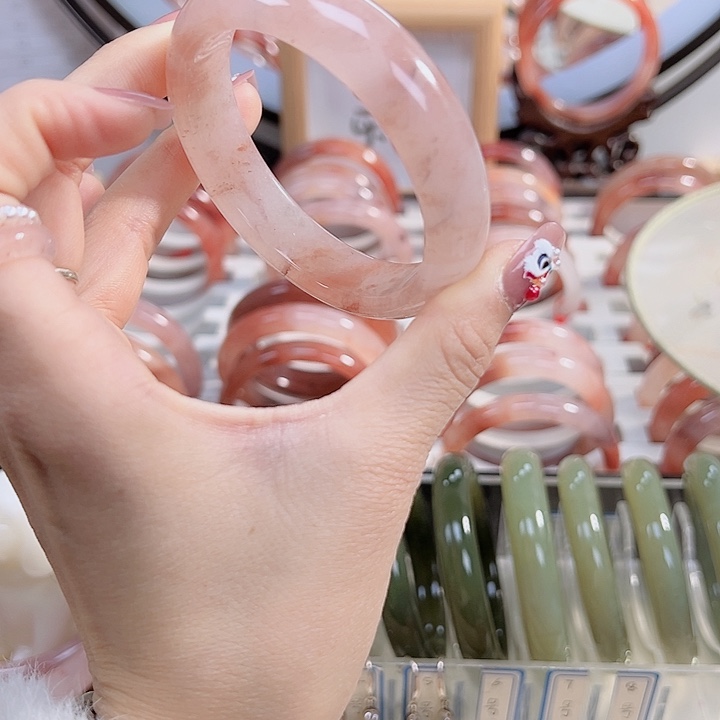 石英质玉手镯未镶嵌刘*