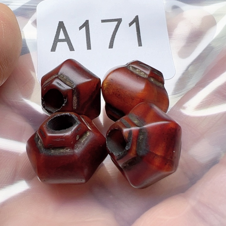 袁***庄未镶嵌手链玛瑙/玉髓