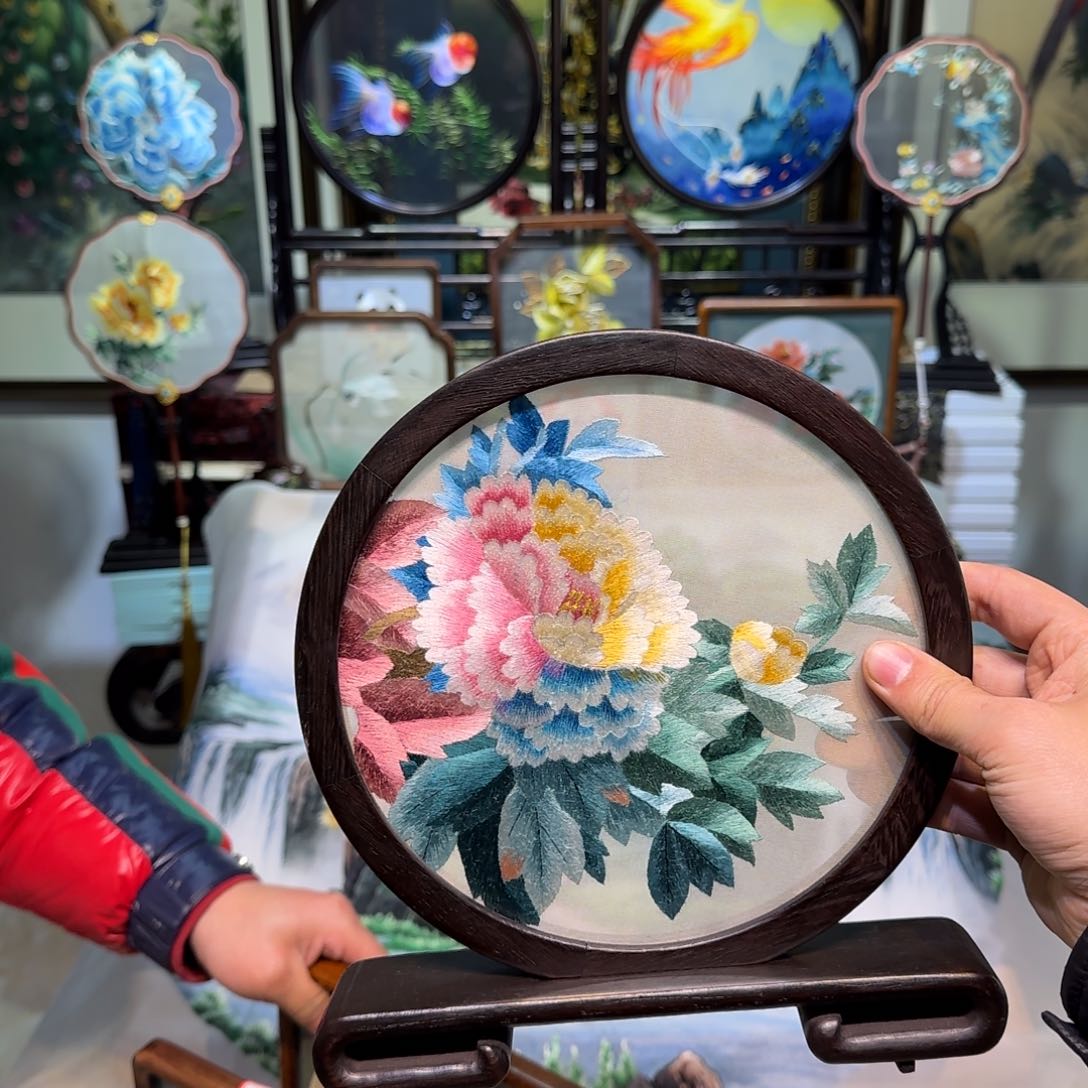 刺绣刺绣工艺精湛