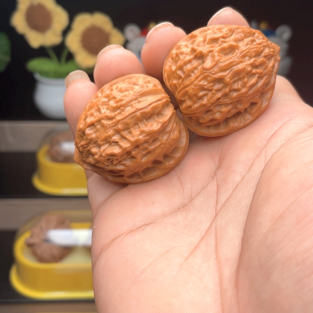 文玩核桃吊坠37金牛