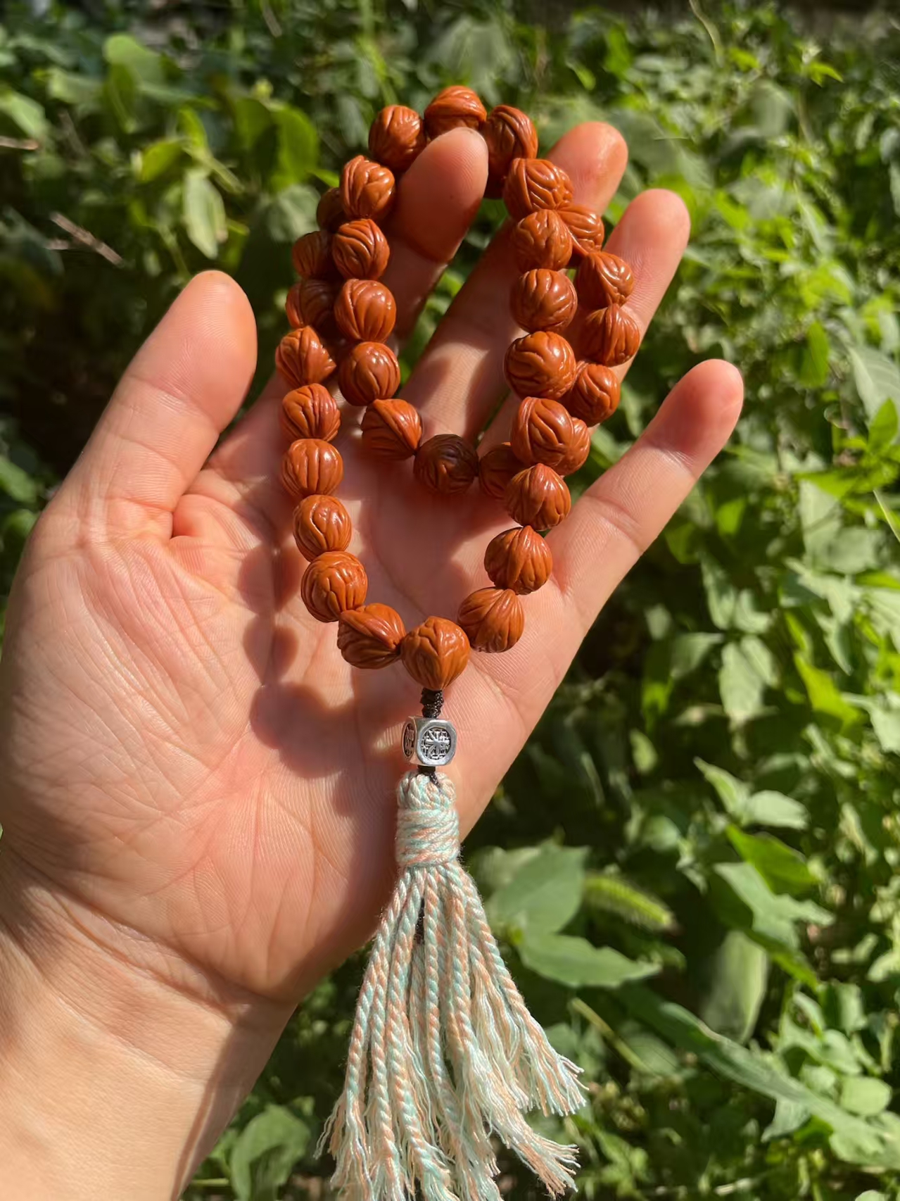 秦岭野生皮质油润纯野生高山小尺寸手持龙纹桃核