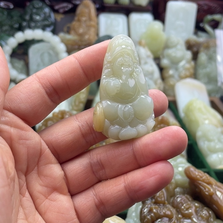 和田玉（糖玉）未镶嵌颈饰