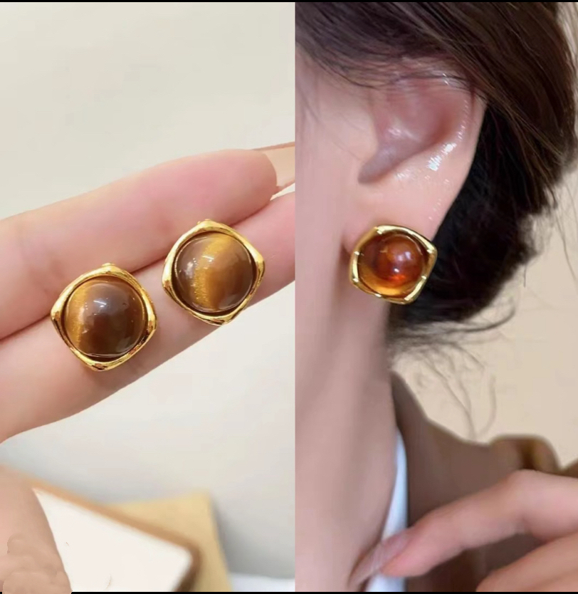 铜合金耳饰 美拉德耳环女秋冬氛围感搭配耳饰轻奢高级感精致 C01