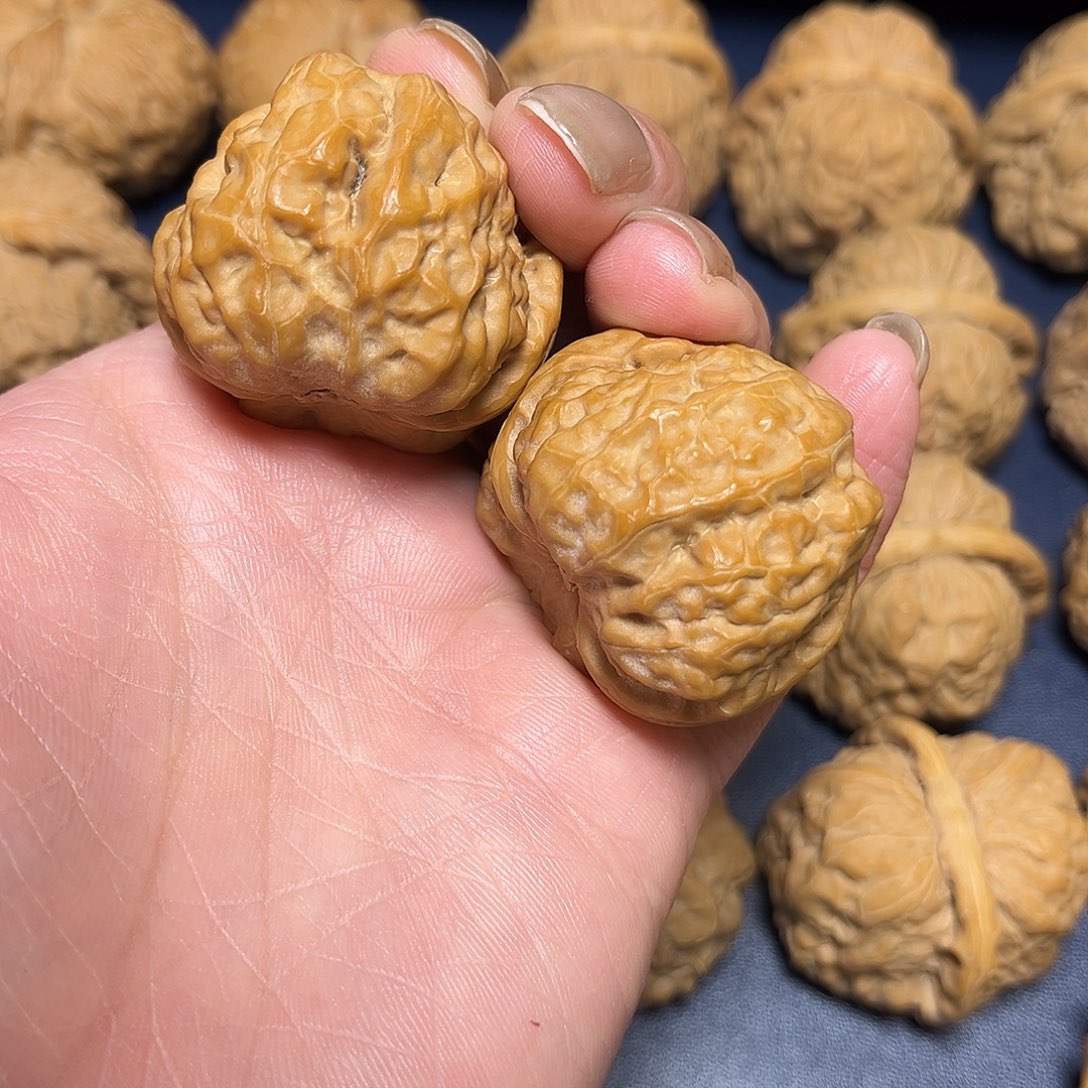 文玩核桃吊坠哇哇哇